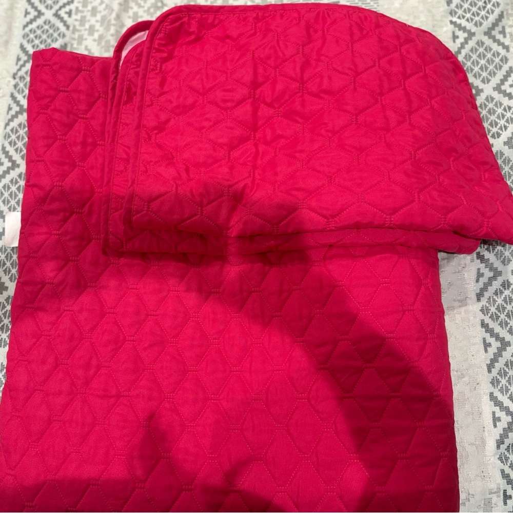 Hot Pink/Pink reversible Quilted Bedding with Intricate Stitching